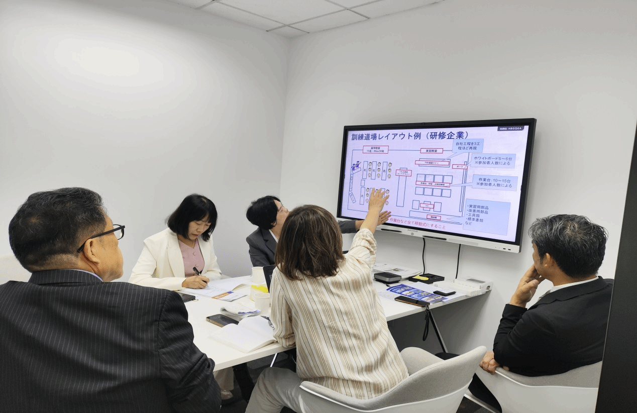 東方語言學院院長程良率隊赴上海訪企拓崗與考察交流，深化產學研合作，賦能網絡技術服務人才培養